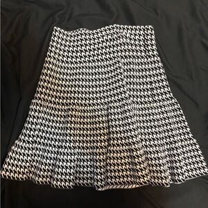 Olivaceous Black and White Houndstooth Mini Skirt